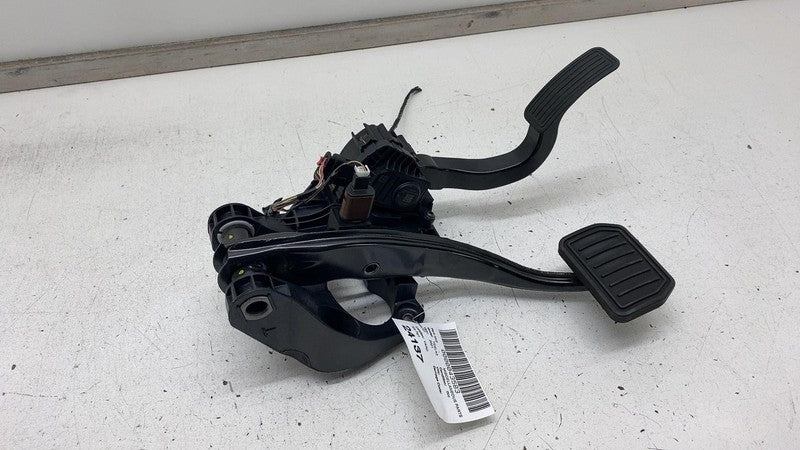 104469100D ⭕ 2017-2024 Tesla Model 3 Accelerator & Brake Foot Pedal w/ Switch 1044691-00-D
