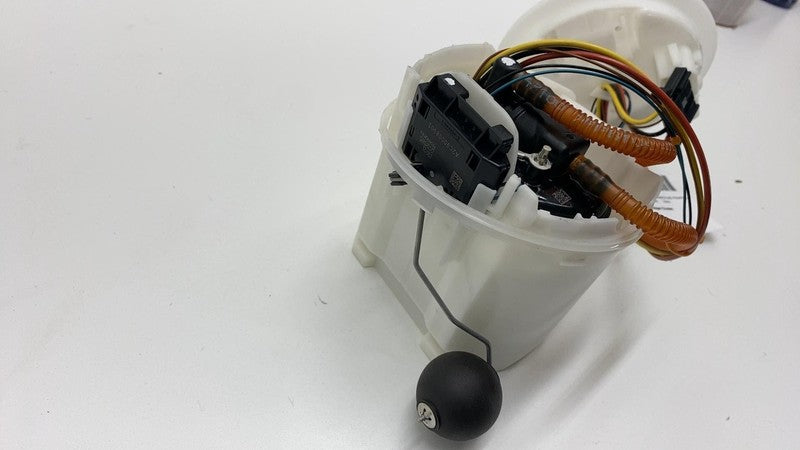 2021 BMW 530E x-Drive In-Tank Fuel Gas Pump 9468600-03 Assembly OEM