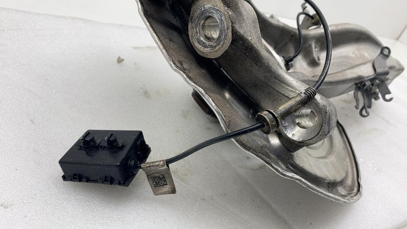 2017-2023 BMW 530e Front Left Spindle Knuckle Wheel Hub w/ ABS & Dust 