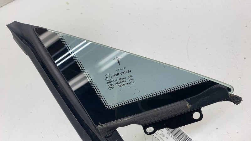 ⭕ 12-20 Tesla Model S Front Right Door Window Corner Vent Quarter Glas