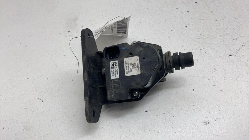 PT00017706D 2022-2024 Rivian R1T R1S HVAC A/C Heater Cooling Control 1-Way Valve & Bracket