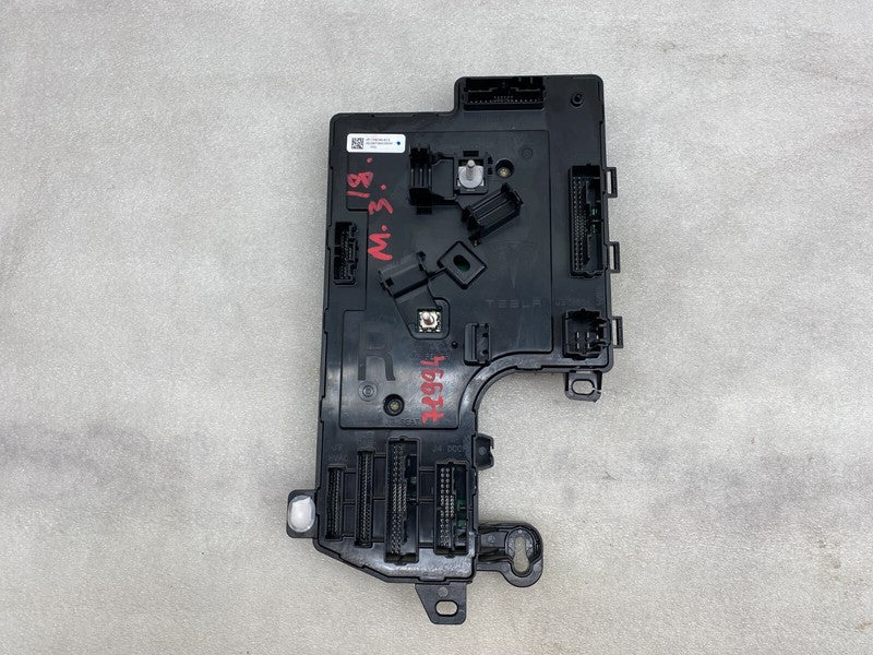 110034089E ⭕17-20 Tesla Model 3 Right Low Voltage Controller Electronic Module 1100340-89-E