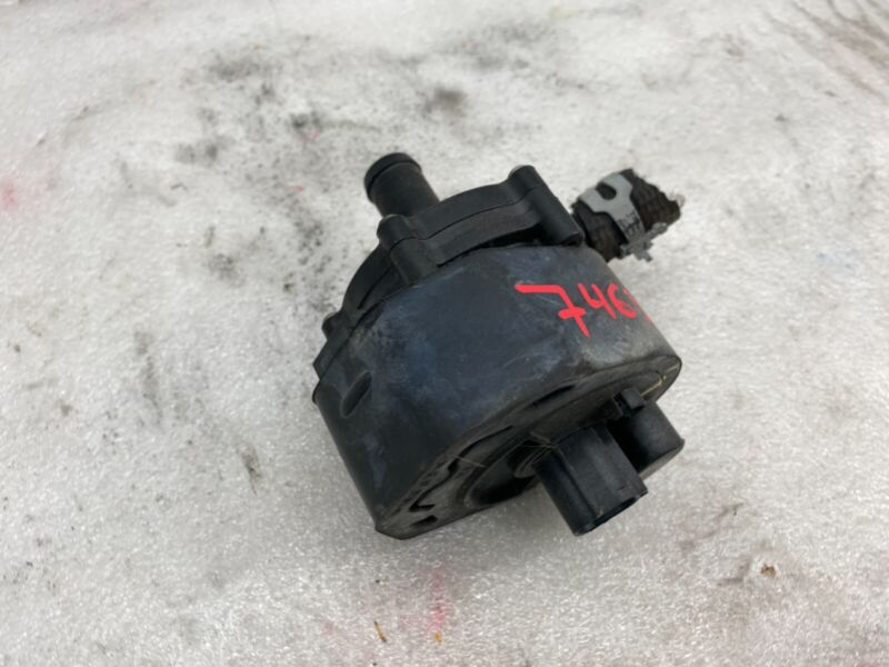 2016-2020 Tesla Model X MX Cooling System Auxiliary Coolant Water Pump Assembly