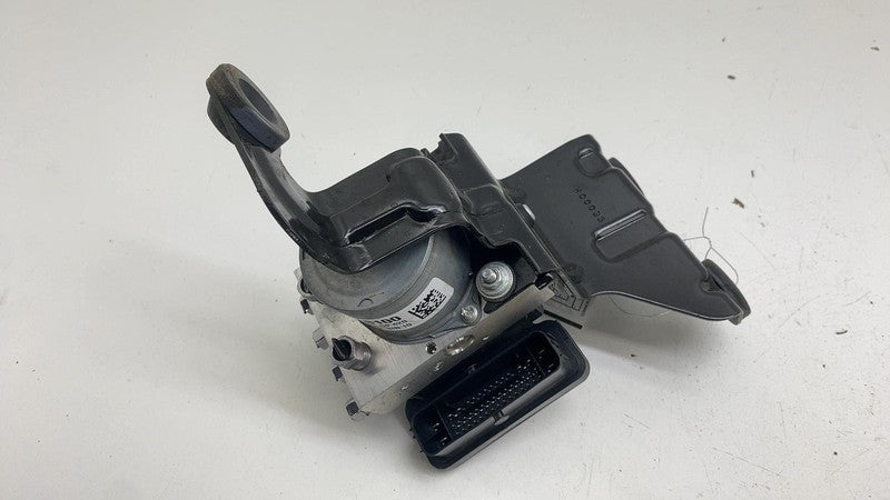 68330876AB ⭕17-18 Chrysler Pacifica Anti-Lock ABS Pump Control Module w/ Bracket 68330876AB