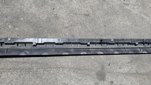 ⭕ 2020-2023 Tesla Model Y Right Skirt Rocker Molding Panel Carrier Bracket Assy