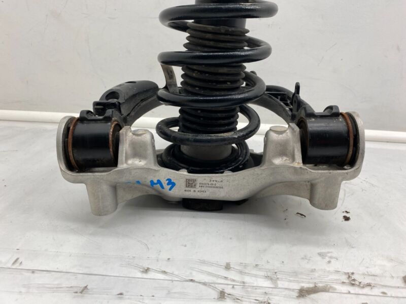 1044376 00 D ⭕ 2017-2023 Model 3 Front Right Shock Absorber Strut & Spring w/ Bracket RH RWD