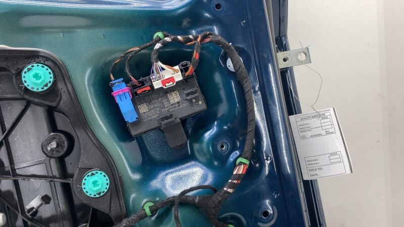 ⭕2023 Volkswagen ID.4 Rear Driver Side Door Shell Panel Cover Left Assembly Blue