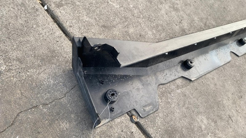 181660000C 2024-2025 Tesla Cybertruck Passenger Side Right Rocker Panel Molding RH Assembly