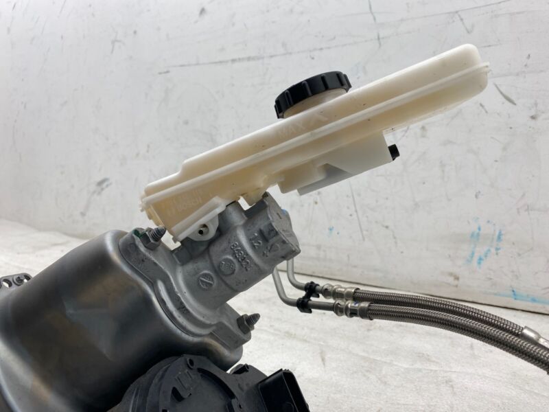 1044671 99 F 17-23 Model 3 Power iBooster Master Cylinder Reservoir + Brake Pipe 1044671-99-F