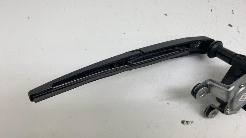 ⭕ 2025 Rivian R1S Rear Liftgate Back Window Glass Wiper Arm & Motor PT