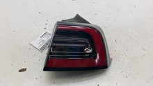 ⭕17-22 Tesla Model 3 Rear Right Outer Exterior Taillight Tail Lamp 3-Pin 1077398