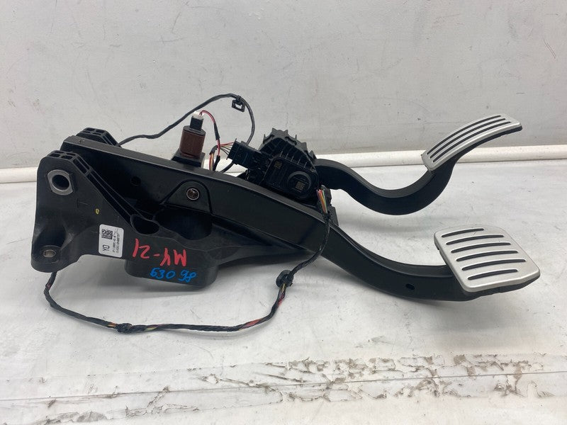 ⭕ 20-24 Tesla Model Y Performance Accelerator and Brake Pedal Pad 1188