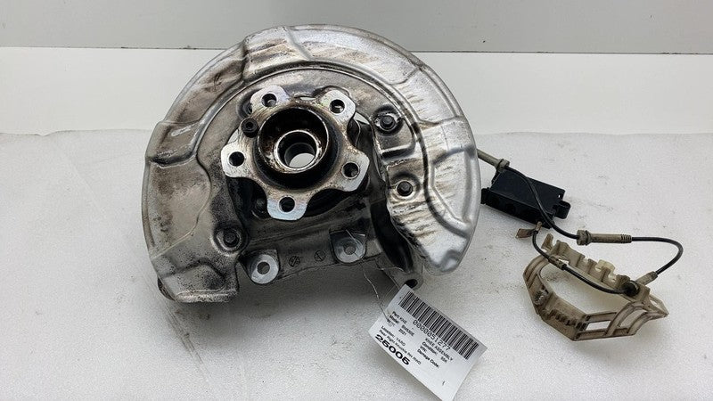 6861802 04 2017-2023 BMW 530e Rear Right Spindle Knuckle Wheel Hub w/ ABS & Dust Shield RWD