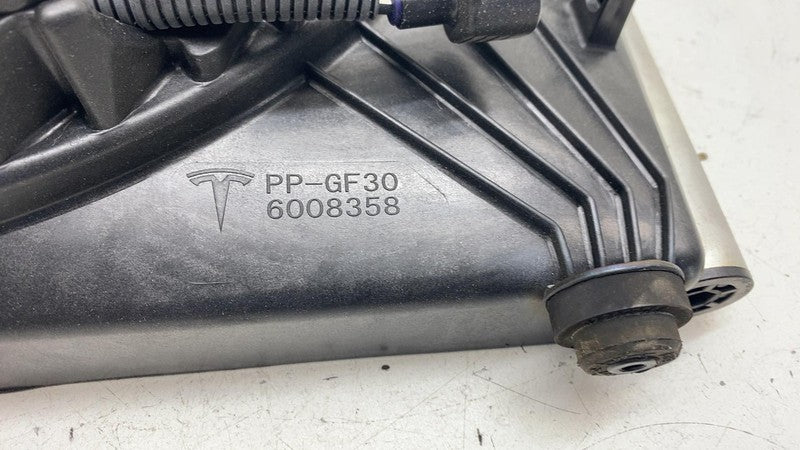 ⭕ 12-20 Model S Condenser Air Cooling Radiator w/ Fan Shroud Right 600