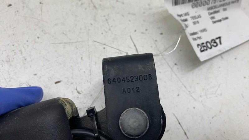 ⭕ 17-23 Model 3 Rear Driver Side 2nd Row Seatbelt Buckle Black Left 10