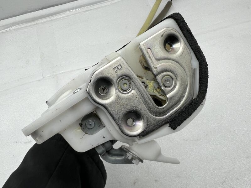 KD53-T8314 2016-2023 Mazda MX-5 Miata Passenger Side Door Latch Lock w/ Inner Handle Right