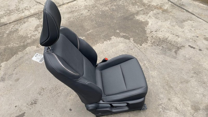 ⭕ 23-24 Toyota Prius Front Passenger Side 1st Row Seat Black Vinyl Sof