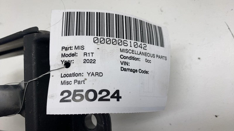 PT00013904 ⭕ 2022-2024 R1T Front Bumper Tow Hitch Hook Towing Eye Mount Bracket PT00013904