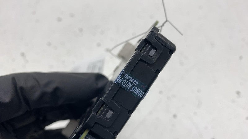 ⭕ 17-23 Tesla Model 3 Rear Generic USB/AUX Control Unit Hub Module 112