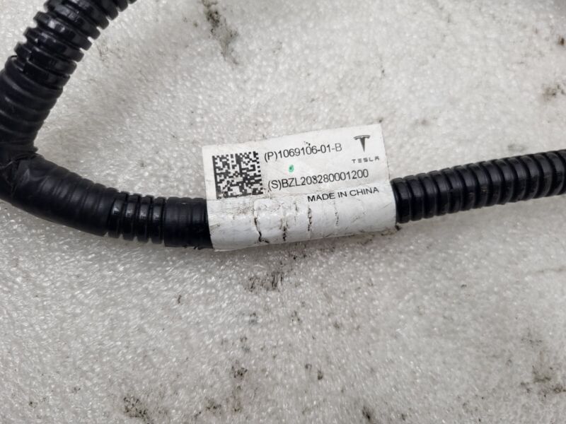 1069106 01 B ⭕ 2013-2014 Tesla Model S  Rear Left Door Wiring Harness Wire Loom 1069106-01-B