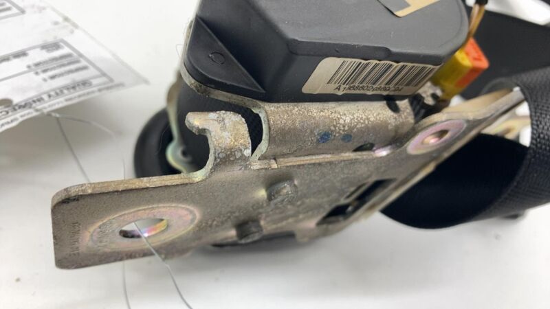 1668602986 ⭕ 16-19 Mercedes-Benz GLE350 Rear Driver Side 2nd Row Seatbelt Left A1668602986