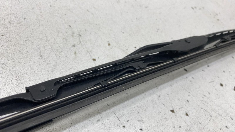 2022 2022 2024 Kia EV6 Front Passenger Side Windshield Wiper Arm & Blade Right