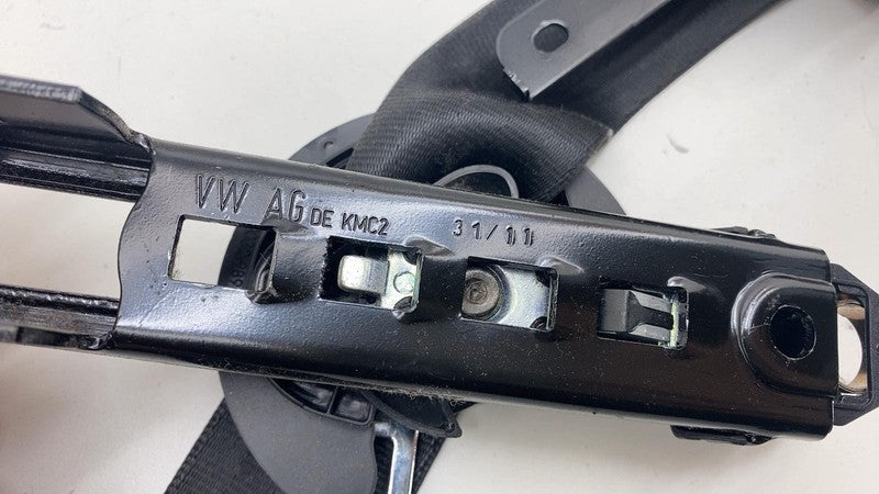 PT1-1056 2011-2018 Porsche Cayenne S Front Driver Side 1st Row Seat Belt Retractor Left