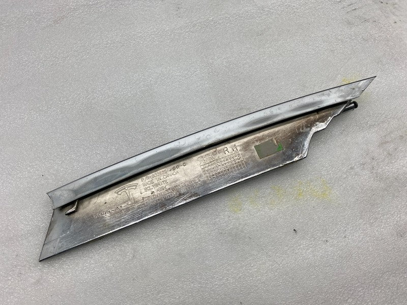 600938400C ⭕ 12-15 Model S Front Right Bumper Fog Lamp Upper Louvre Trim Panel 6009384-00-C