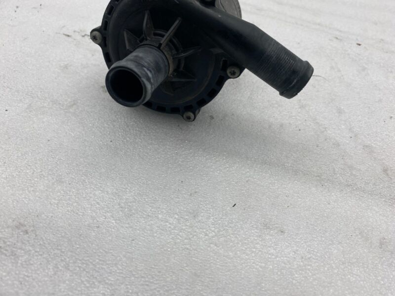  2012-2015 Tesla Model S MS Auxiliary Water Coolant Battery Cooling Pump Assembly