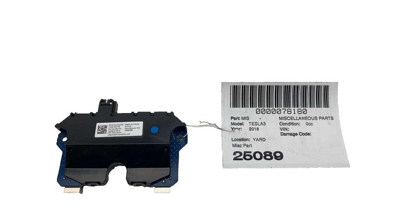 ⭕ 17-23 Tesla Model 3 Rear Generic USB/AUX Control Unit Hub Module 1102033-00-A