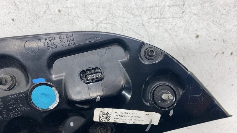 ⭕ 17-23 Tesla Model 3 Rear Right Inner Taillight LED Tail Lamp (3-Pin)