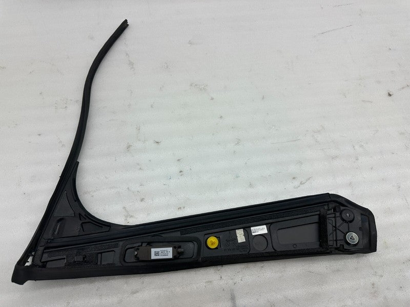 109231198D ⭕ 16-20 Tesla Model X Left B-Pillar Applique Trim Molding w/ Camera 1092311-98-D