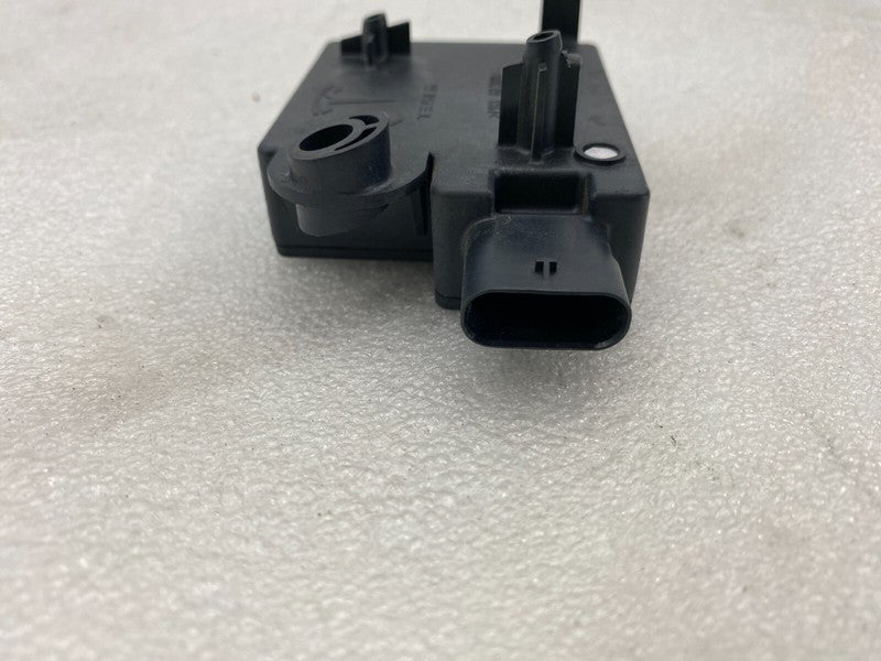 1097855-00-H ⭕ 17-23 Tesla Model 3 Rear Bumper Body Control Module Computer BCM 1097855-00-H