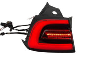 ⭕ 17-22 Tesla Model 3 Rear Left Outer Exterior Taillight Tail Lamp 3-Pin 1077397