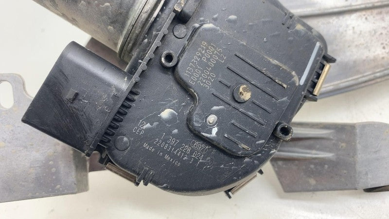 ⭕ 2022 Rivian EDV-700 Front Right Windsshield Wiper Motor Mechanism PT