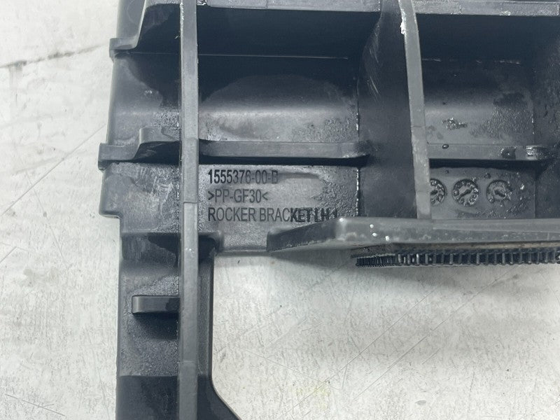 155537600B ⭕ 20-24 Model Y Driver Side Rocker Panel Bracket Clip Support Left 1555376-00-B