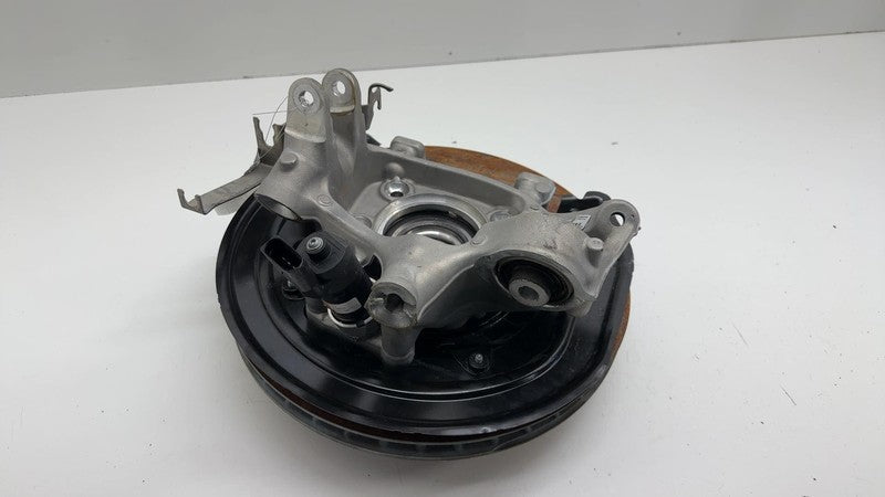 9Y0907616 ⭕2024 Porsche Cayenne Rear Left Spindle Knuckle w/ Rotor & Actuator (PARTS ONLY)