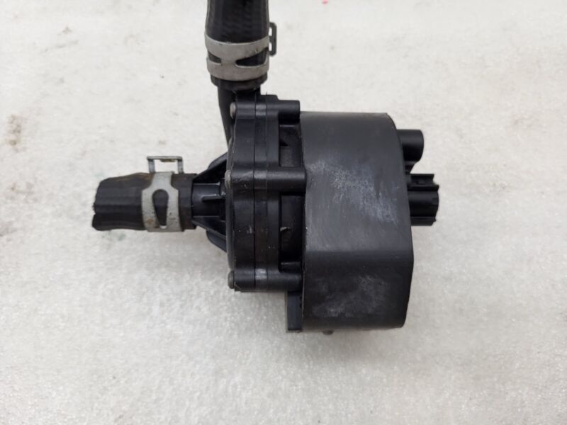 2016-2020 Tesla Model S X Cooling System Auxiliary Water Coolant Pump FWD Assy
