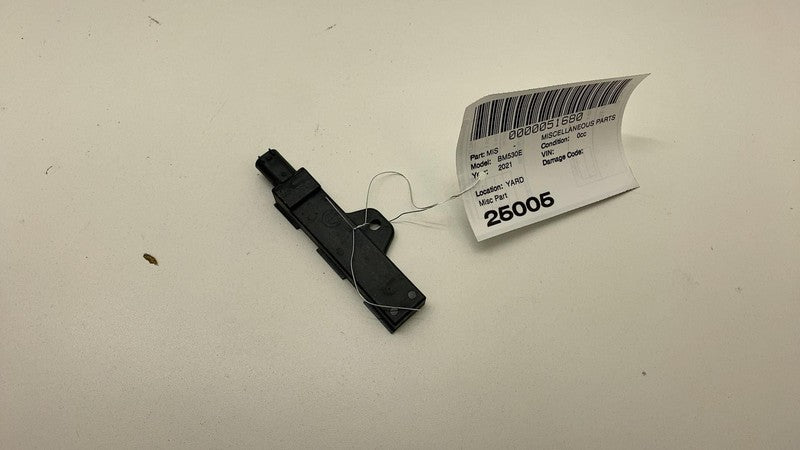 2021 BMW 530e G30 Smart Keyless Access Entry Antenna Sensor Control Mo