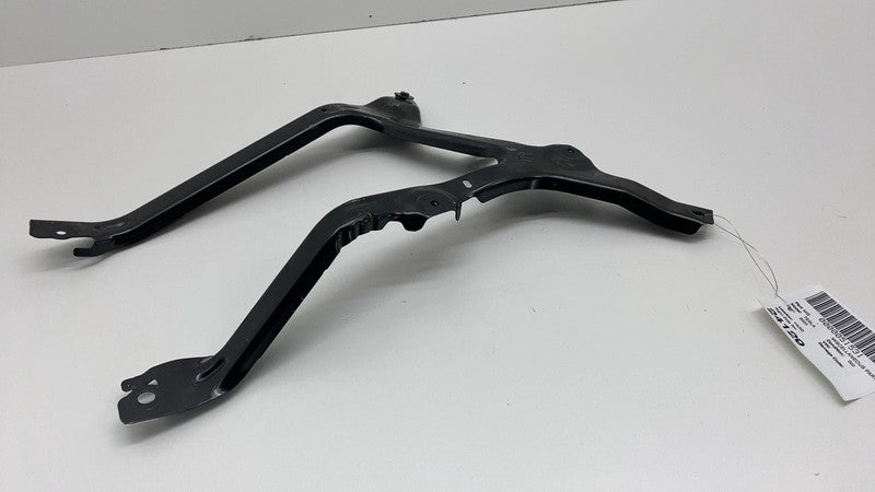 2024 Tesla Cybertruck Rear Passenger Diffuser Mount Bracket Right 1807