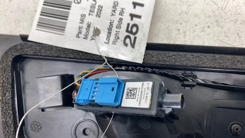 1100441-00-E ⭕17-23 Model 3 Right B-Pillar Applique Glass Trim Molding w/ Camera 1100441-00-E