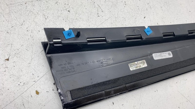 PT00012118J ⭕ 2022-2024 Rivian R1T Front Right Side Door Moulding Trim Panel PT00012118-J