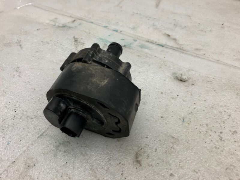 2016-2020 Tesla Model S X Cooling System Auxiliary Water Coolant Pump FWD Assy