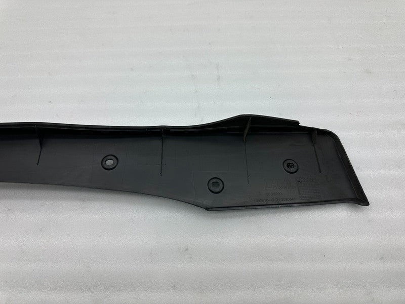 104241000D ⭕ 2016-2020 Tesla Model X Front Left Door Pinch Sensor Trim Molding 1042410-00-D