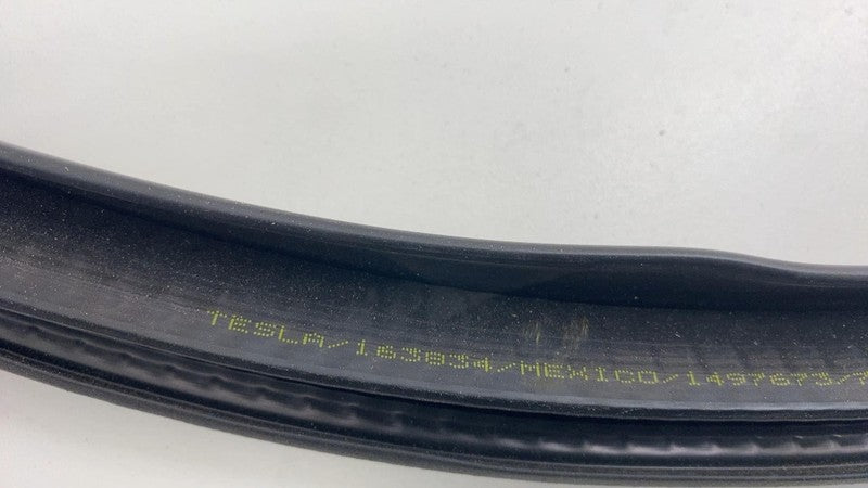 2020-2023 Tesla Model Y Front Passenger Right Door Body Weatherstrip Rubber Seal