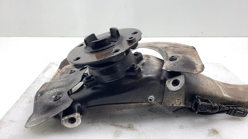 2011-2014 Porsche Cayenne Front Right Spindle Knuckle Hub w/ Dust Shie