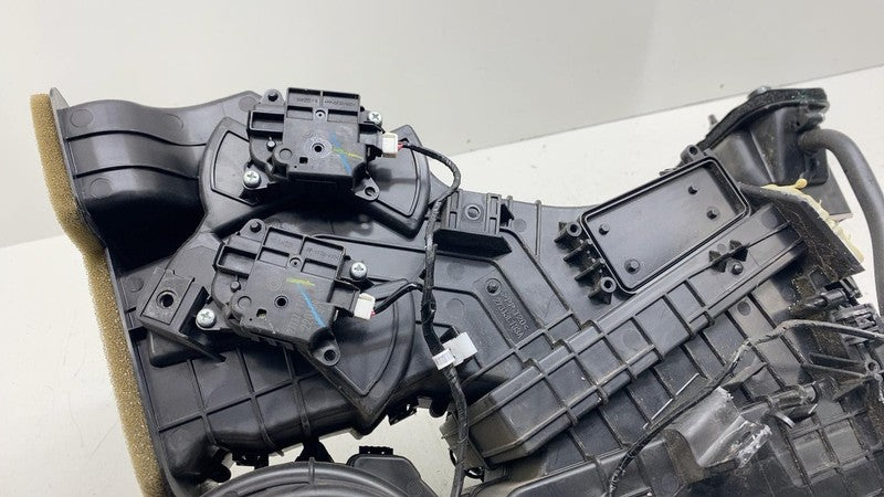 Miscellaneous Parts RIVIAN R1S 22