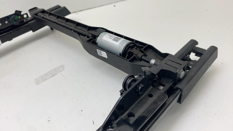 111985300B ⭕ 2017-2023 Model 3 M3 Front 1st Row Seat Adjuster Motor Rail Track 1119853-00-B