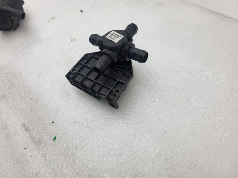 2012-2020 Tesla Model S Coolant Pump Cooling Valve Actuator 4-Way 6007370-00-B