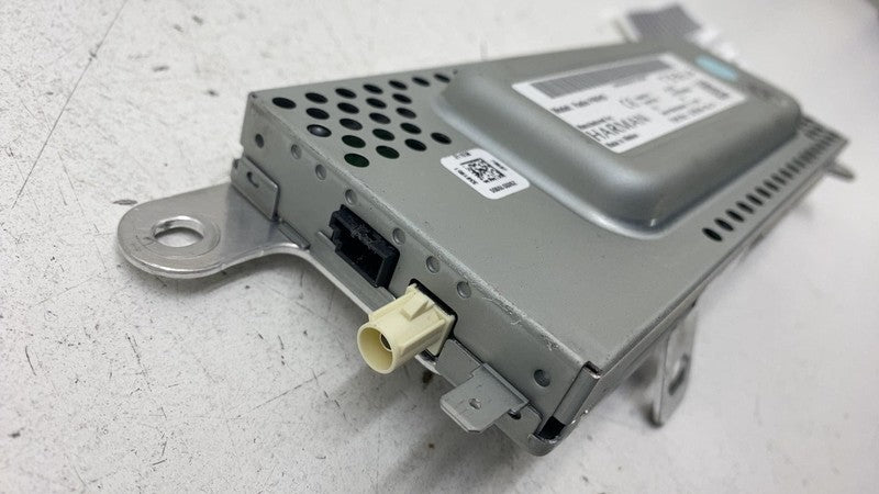 1079749 00 D 2017-2023 Tesla Model 3 Harman Becker HBZ502 Radio FM/HD Receiver Control Module